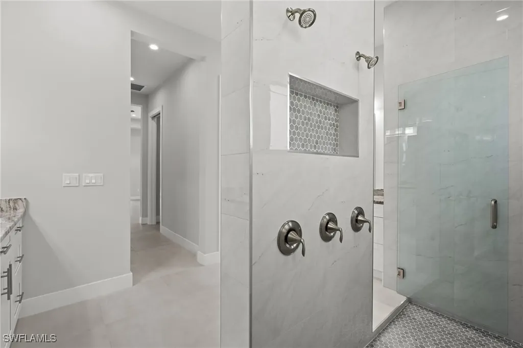 70 33rd Avenue NW Naples FL 34120