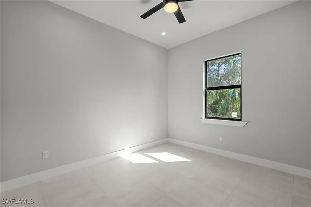 70 33rd Avenue NW Naples FL 34120