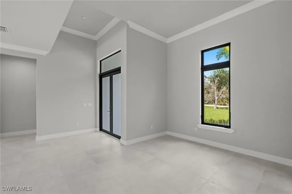 70 33rd Avenue NW Naples FL 34120