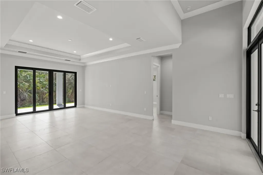 70 33rd Avenue NW Naples FL 34120