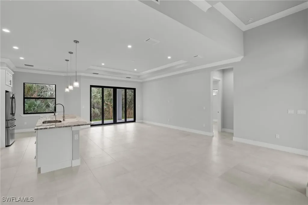 70 33rd Avenue NW Naples FL 34120