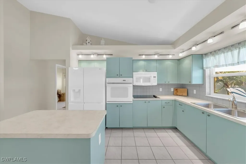 2569 SW 27th Avenue Cape Coral FL 33914