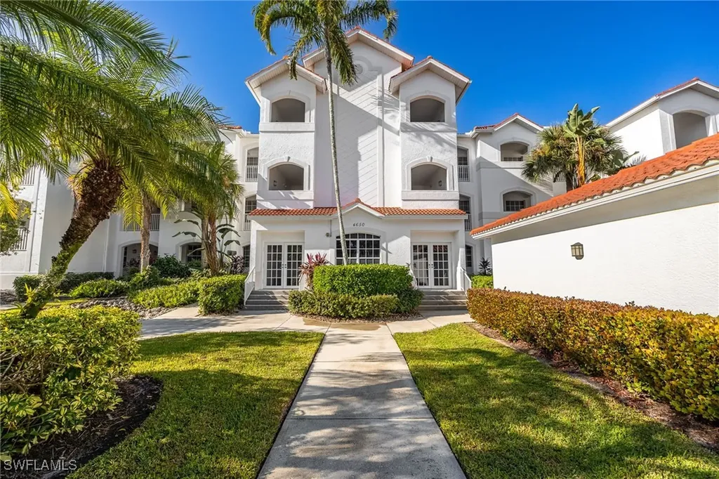Naples FL, 4650 Yacht Harbor Drive, Unit 121