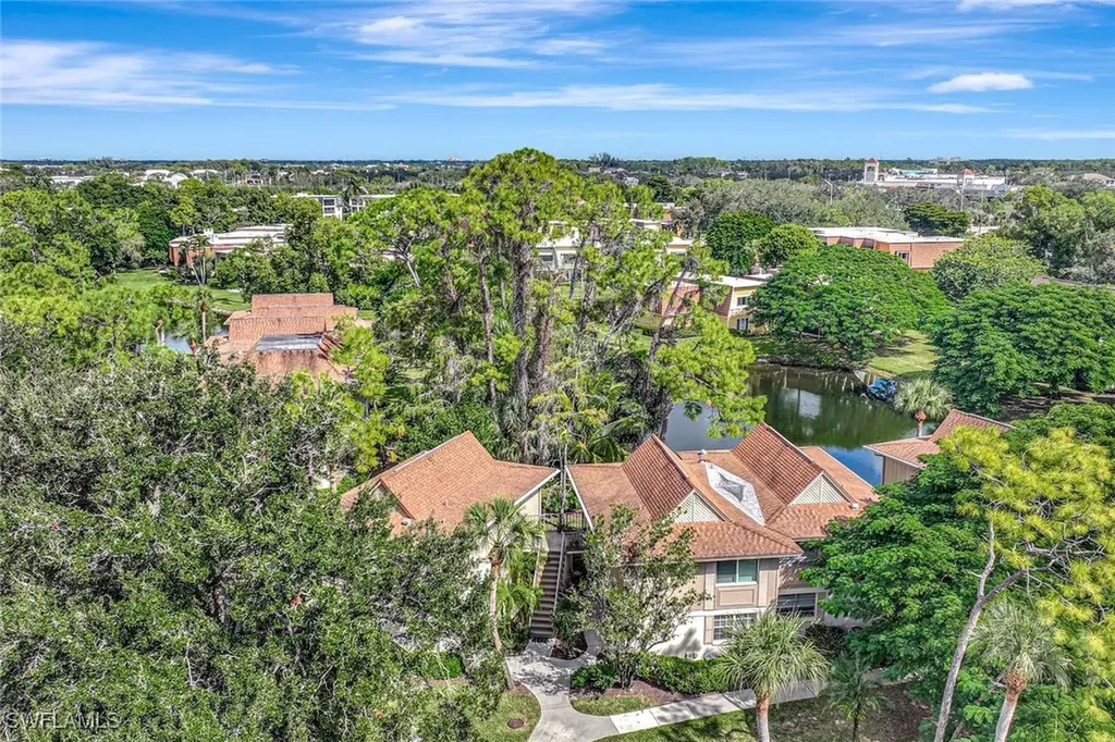 15 Bob O Link Court Naples FL 34105