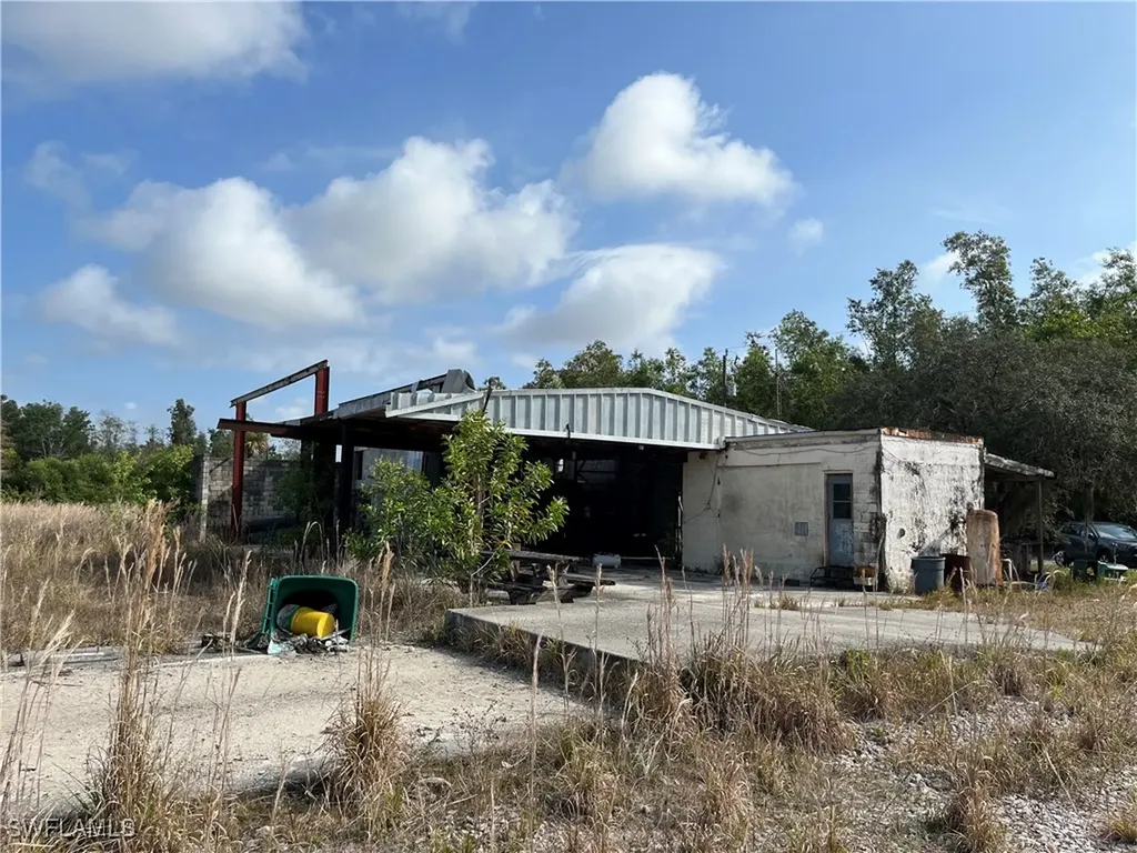 1607 Auto Ranch Road Naples FL 34114