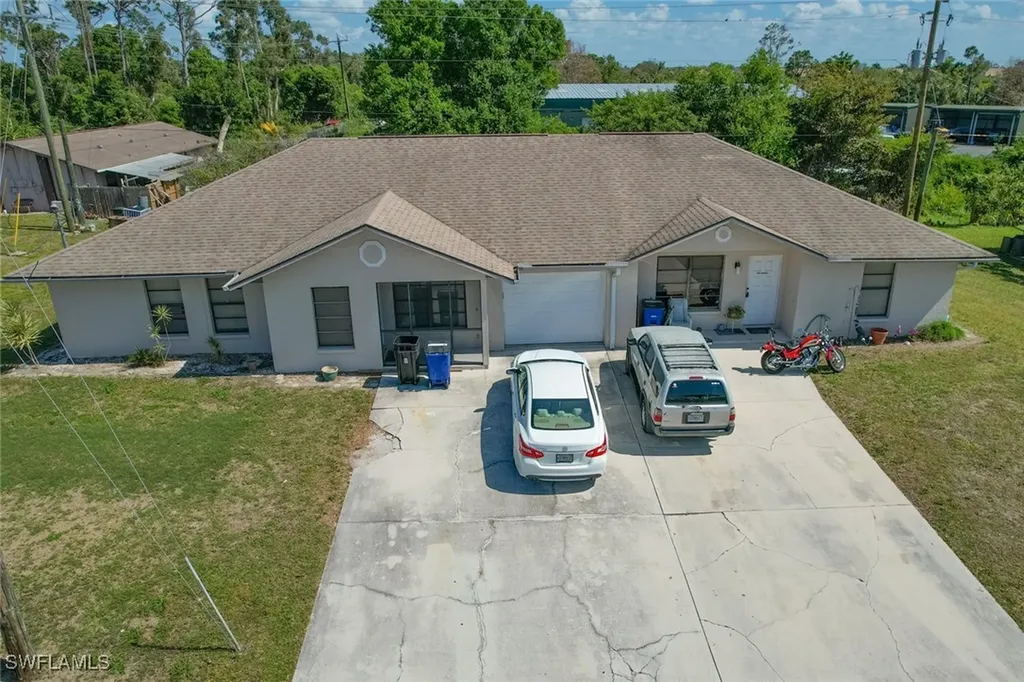 19029 / 19031 Holly Road Fort Myers FL 33967