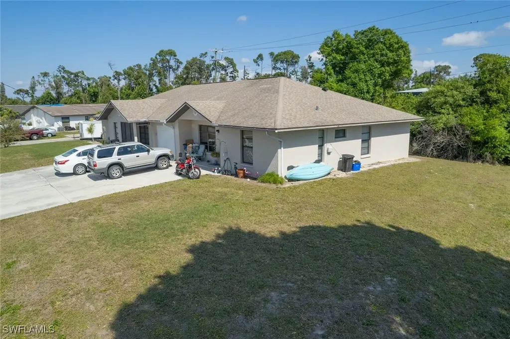19029 / 19031 Holly Road Fort Myers FL 33967