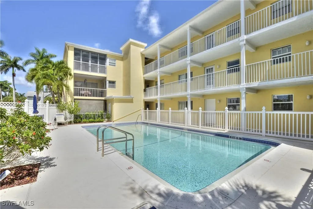 900 8th Avenue S Naples FL 34102