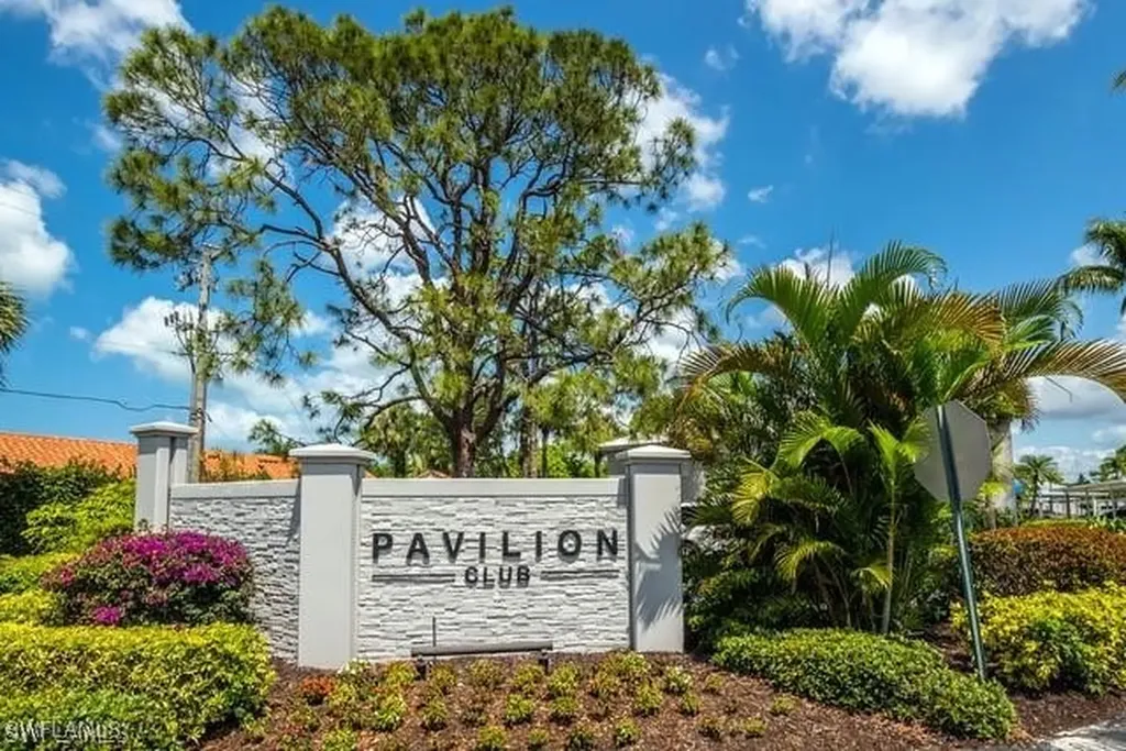 870 Gulf Pavilion Drive Naples FL 34108