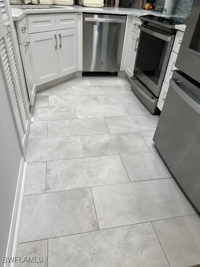 870 Gulf Pavilion Drive Naples FL 34108