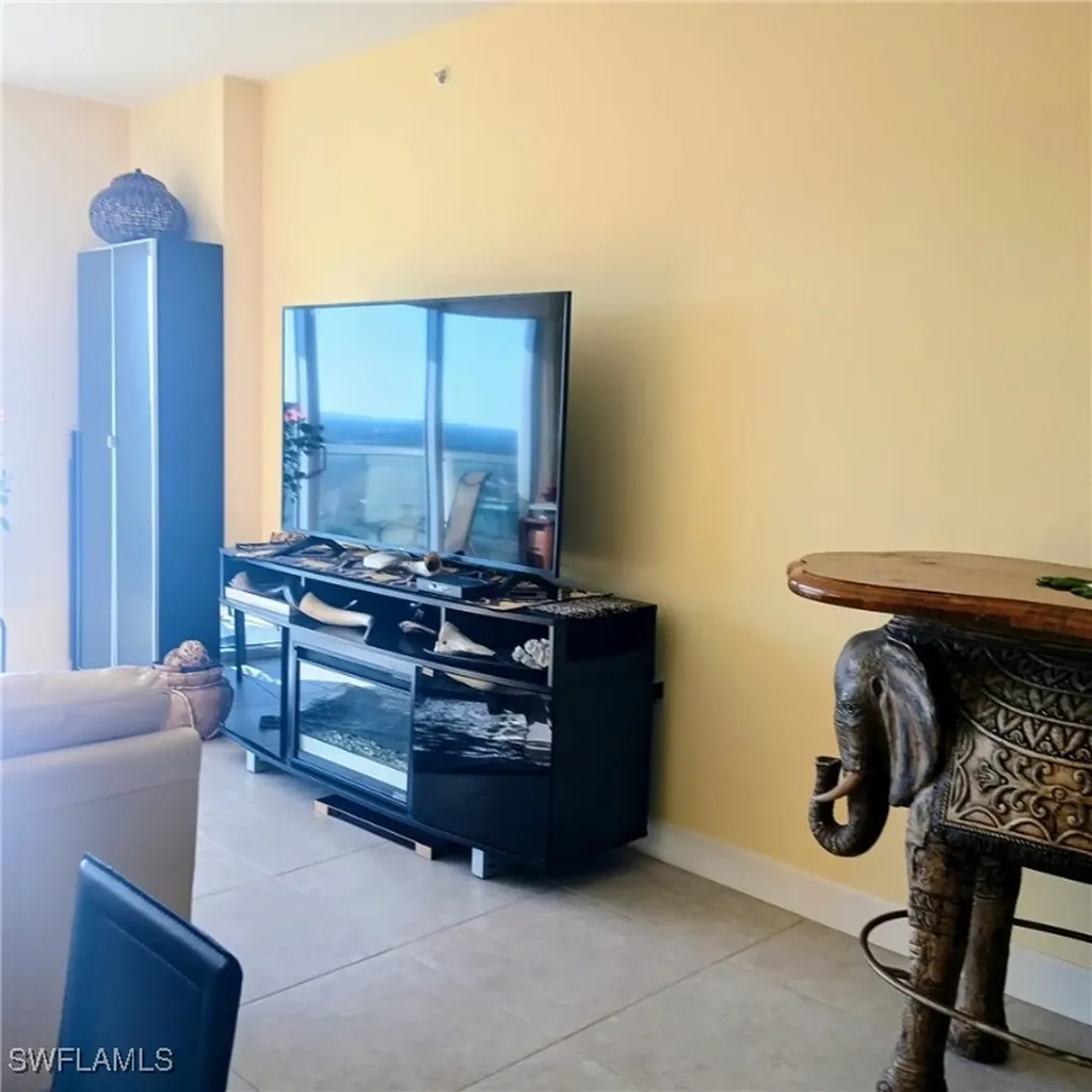 3000 Oasis Grand Boulevard Fort Myers FL 33916