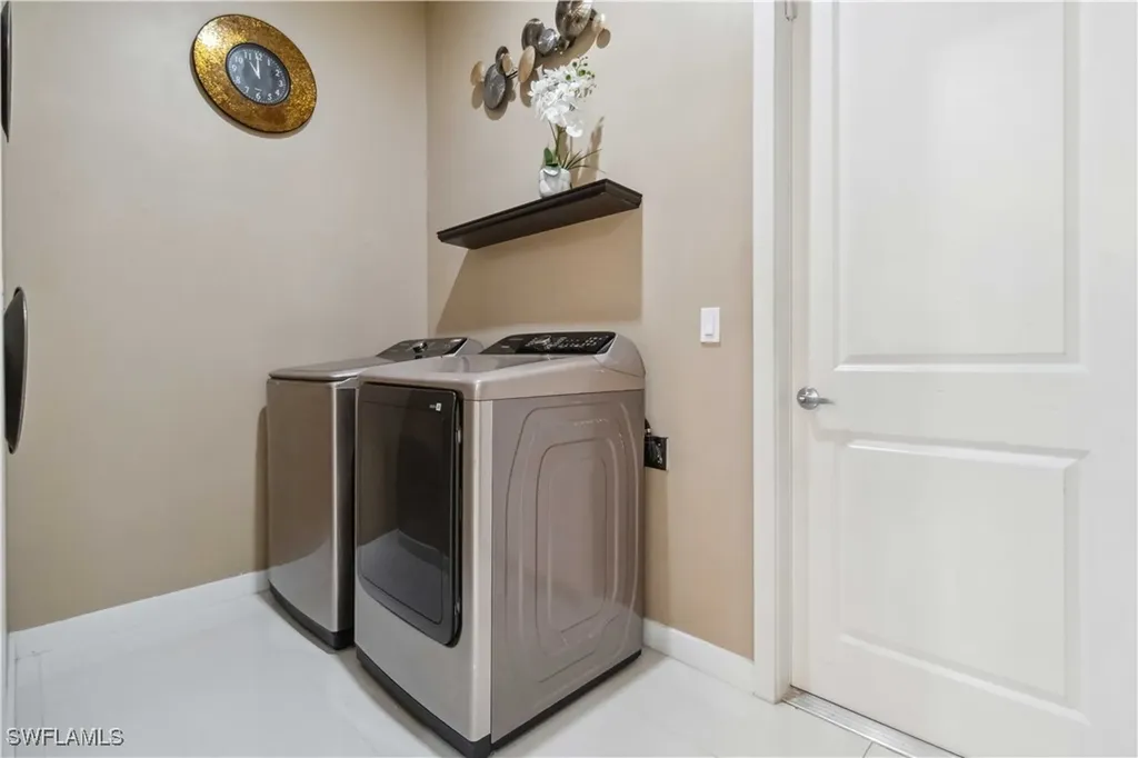 2960 6th Avenue NE Naples FL 34120
