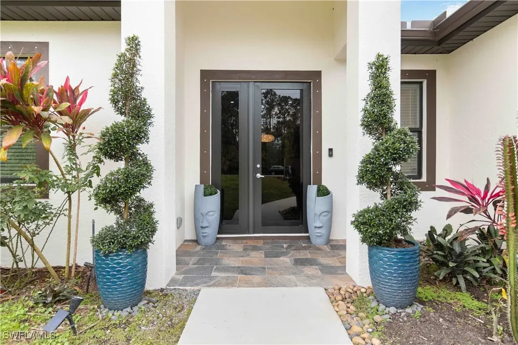 2960 6th Avenue NE Naples FL 34120
