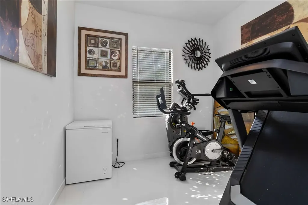 2960 6th Avenue NE Naples FL 34120