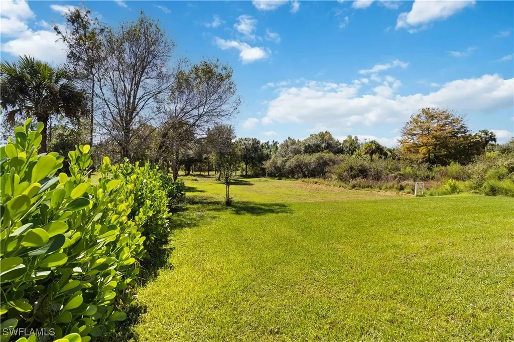 2960 6th Avenue NE Naples FL 34120