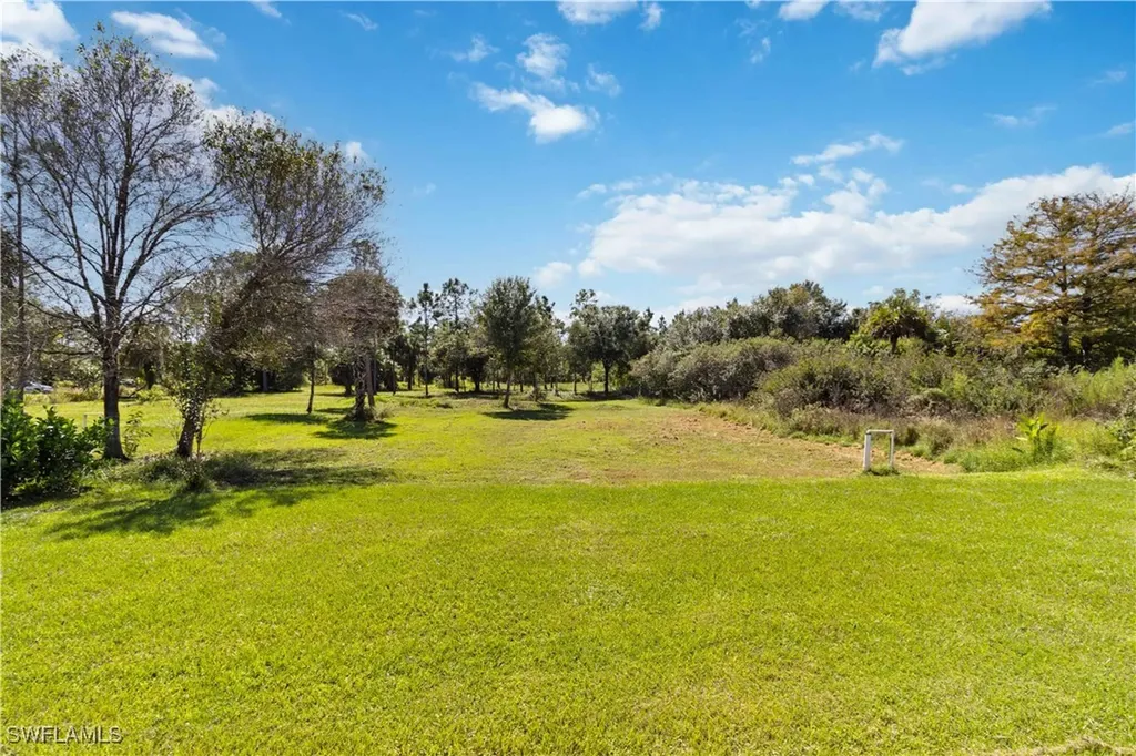 2960 6th Avenue NE Naples FL 34120