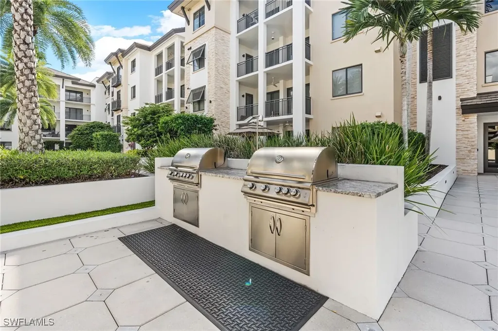 1030 3rd Avenue S Naples FL 34102
