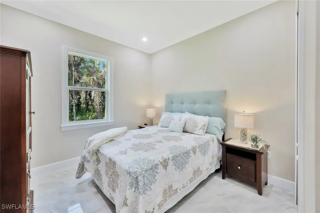 589 12th Avenue NW Naples FL 34120