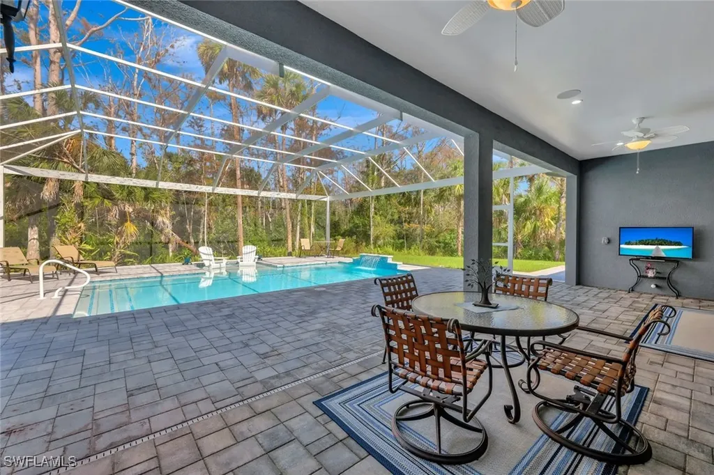 589 12th Avenue NW Naples FL 34120