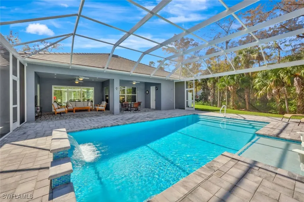 589 12th Avenue NW Naples FL 34120