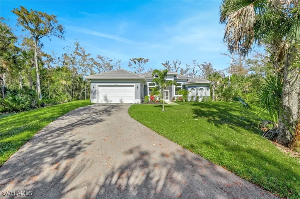 589 12th Avenue NW Naples FL 34120