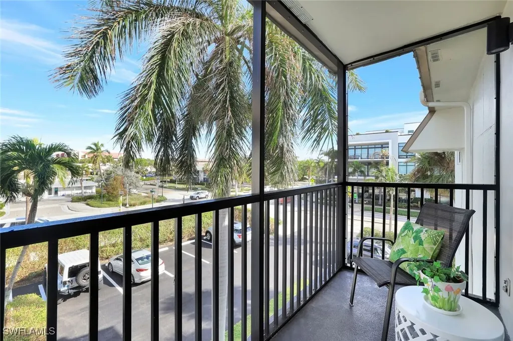 766 Central Avenue Naples FL 34102