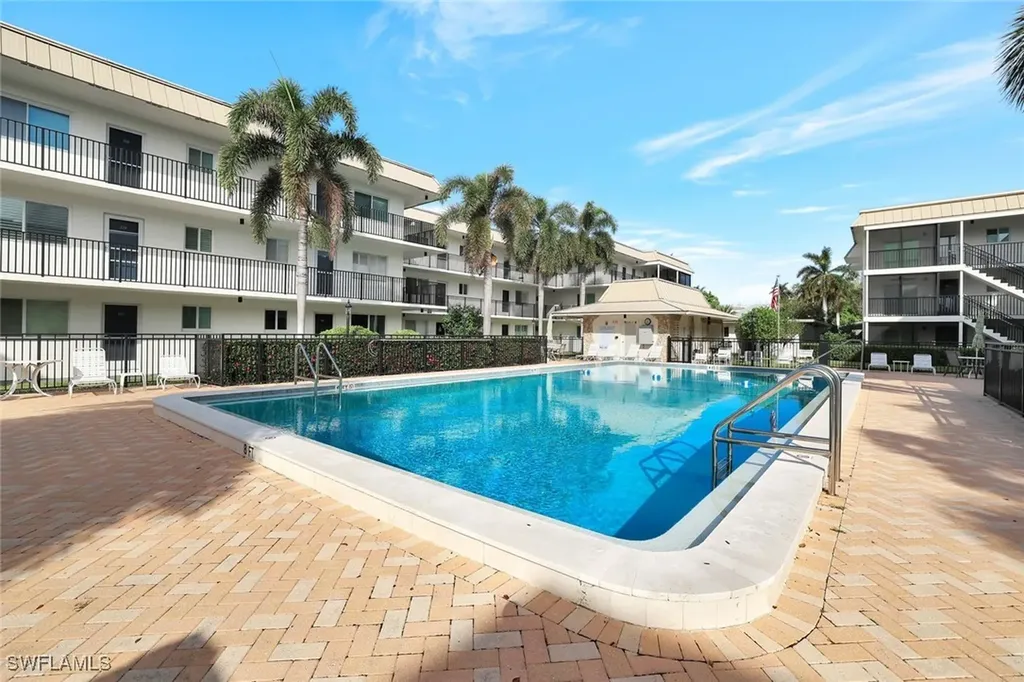 766 Central Avenue Naples FL 34102