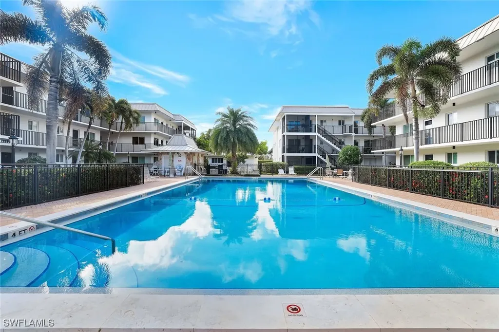 766 Central Avenue Naples FL 34102