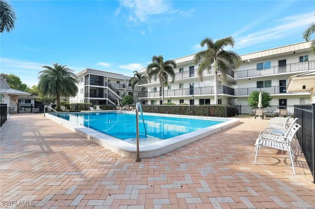 766 Central Avenue Naples FL 34102