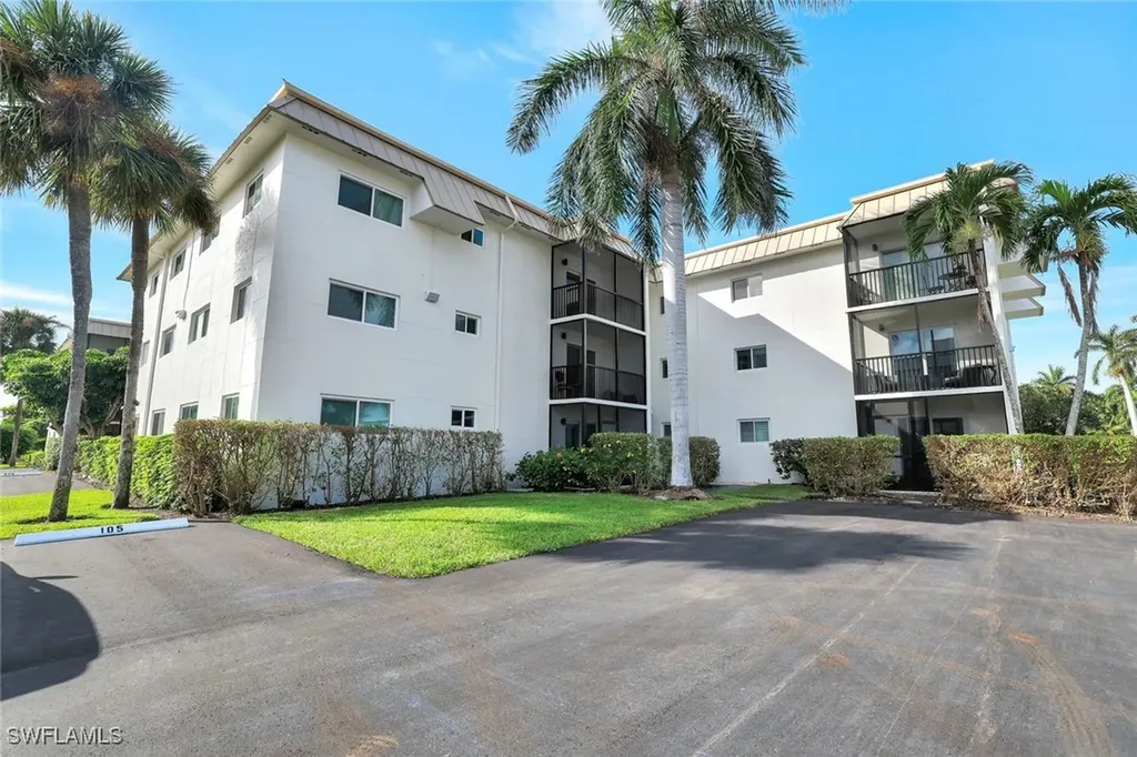 766 Central Avenue Naples FL 34102
