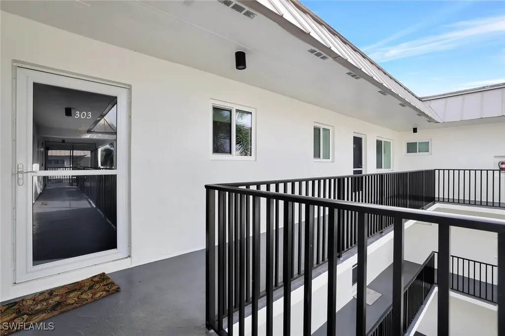 766 Central Avenue Naples FL 34102
