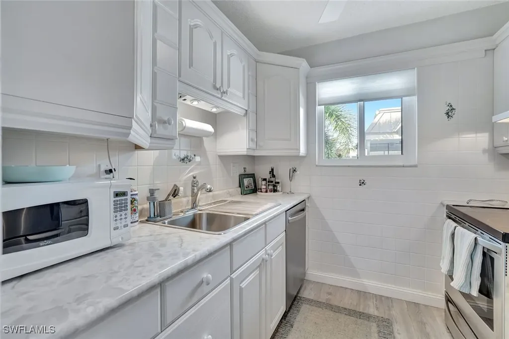 766 Central Avenue Naples FL 34102
