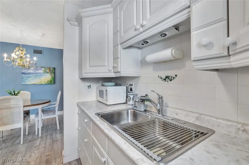 766 Central Avenue Naples FL 34102