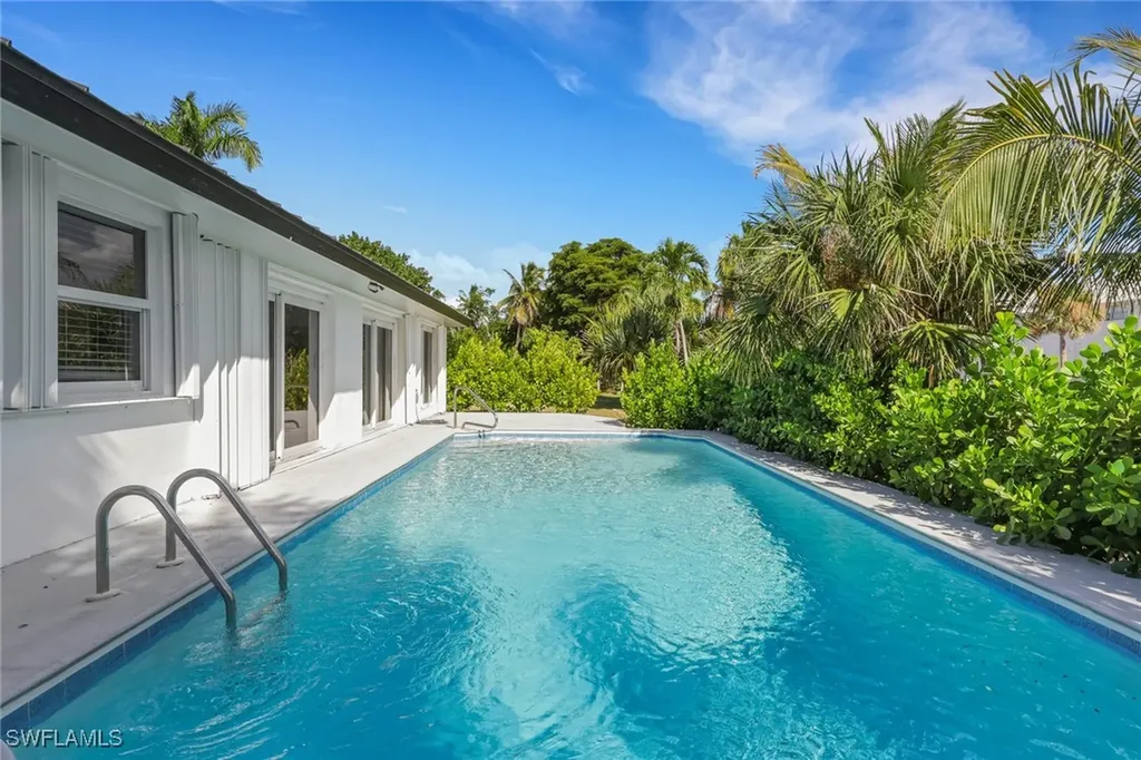729 Sand Dollar Drive Sanibel FL 33957