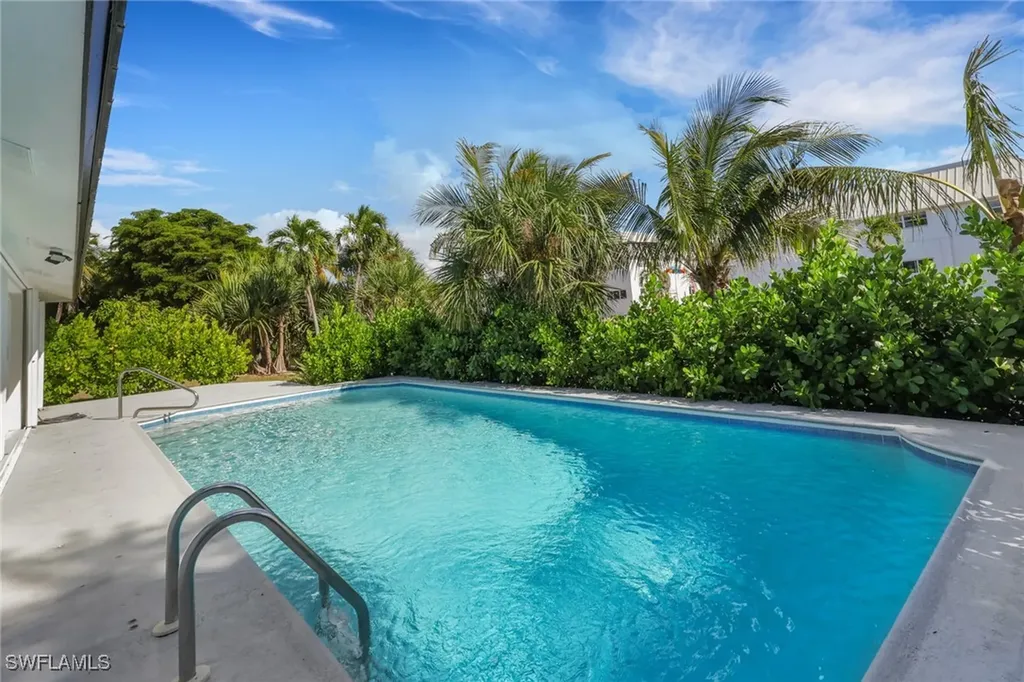 729 Sand Dollar Drive Sanibel FL 33957