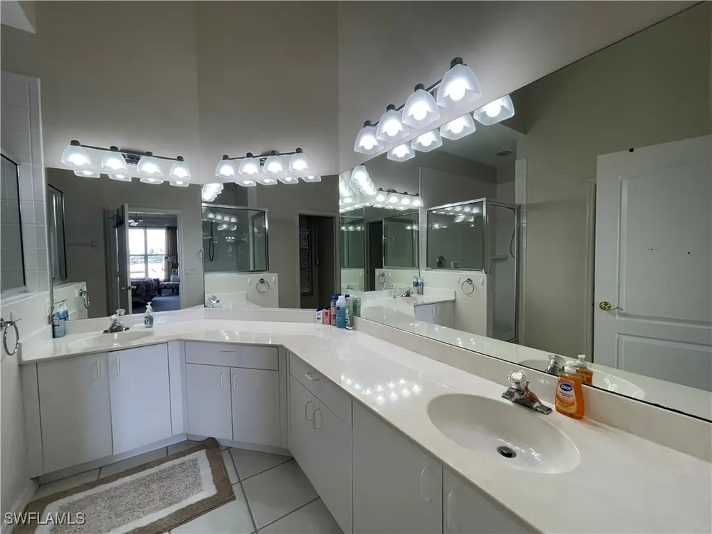 317 Sunrise Cay Naples FL 34114