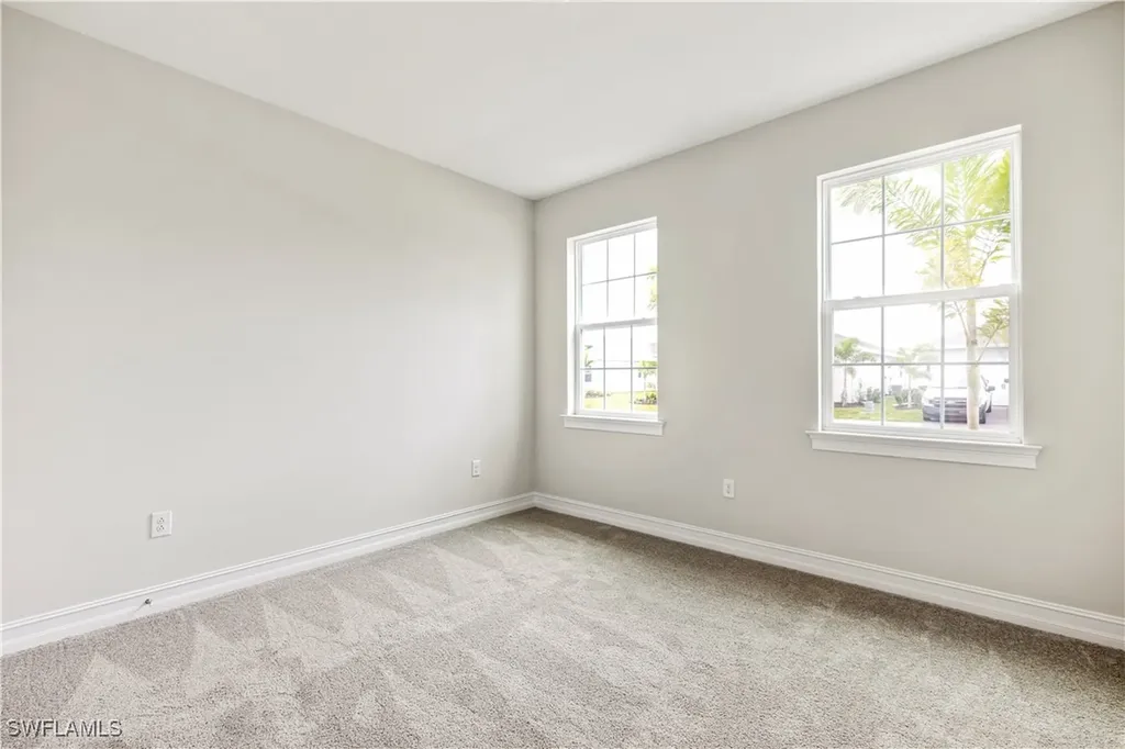 548 Spring Hill Lake Loop Cape Coral FL 33993