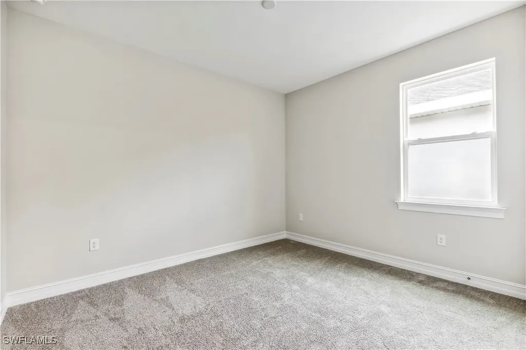 548 Spring Hill Lake Loop Cape Coral FL 33993