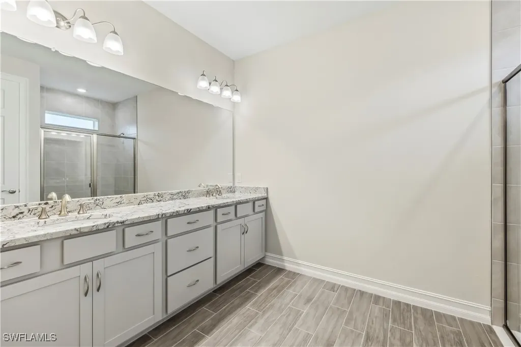 548 Spring Hill Lake Loop Cape Coral FL 33993