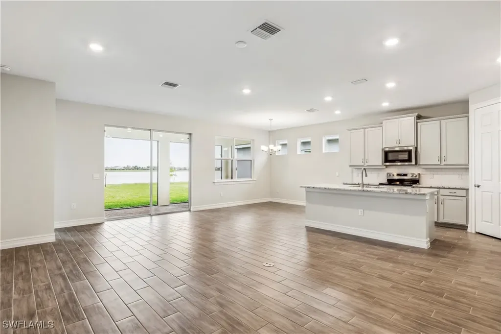 548 Spring Hill Lake Loop Cape Coral FL 33993