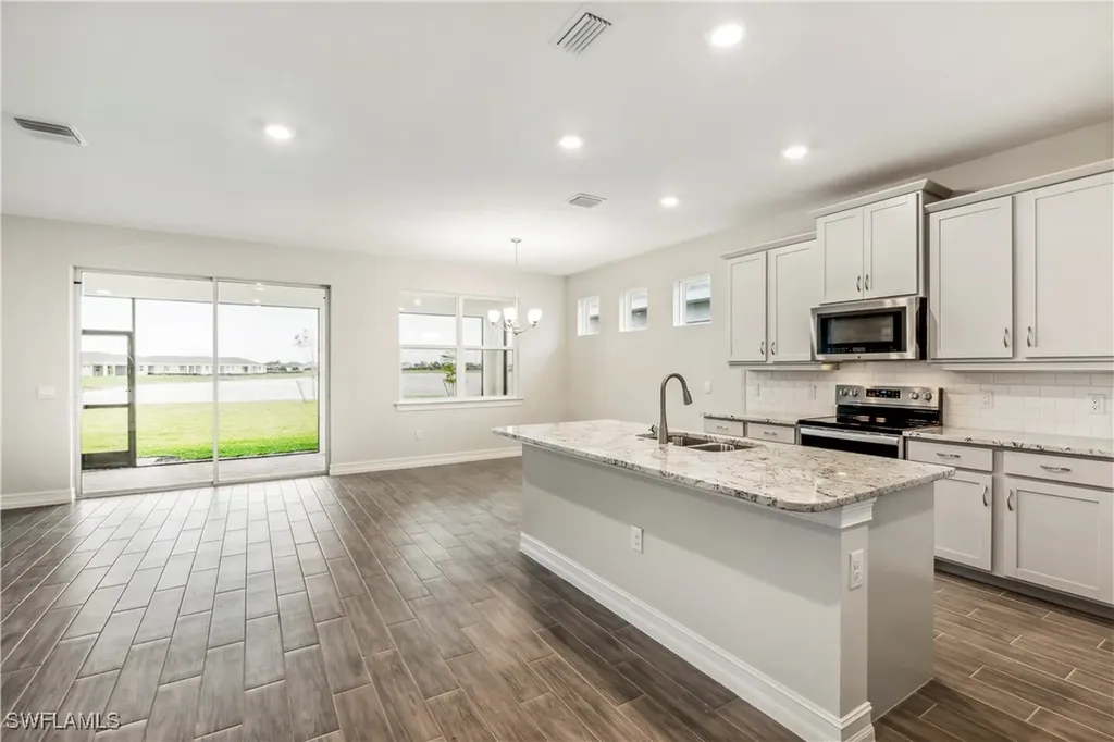 548 Spring Hill Lake Loop Cape Coral FL 33993