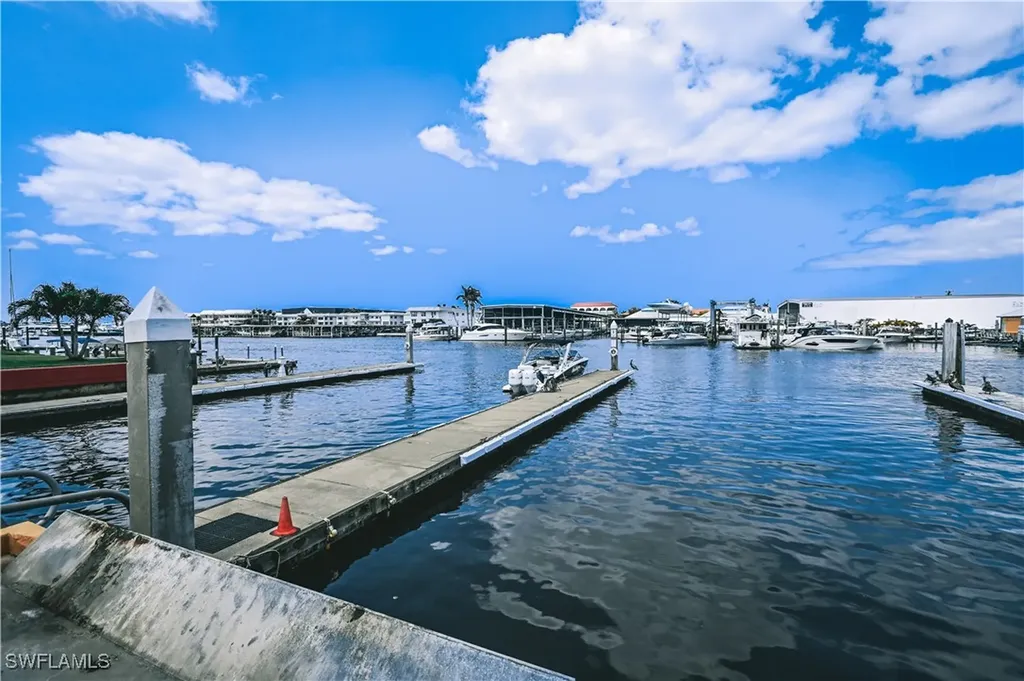 750 River Point A1-15 Drive Naples FL 34102