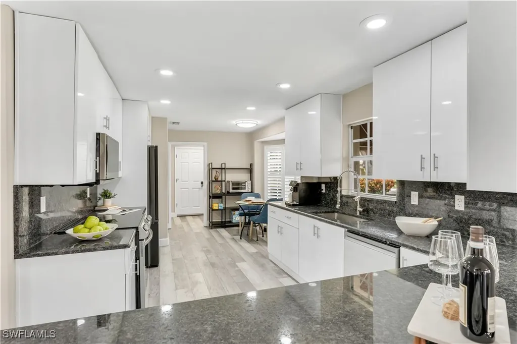 13471 Bridgeford Avenue Bonita Springs FL 34135