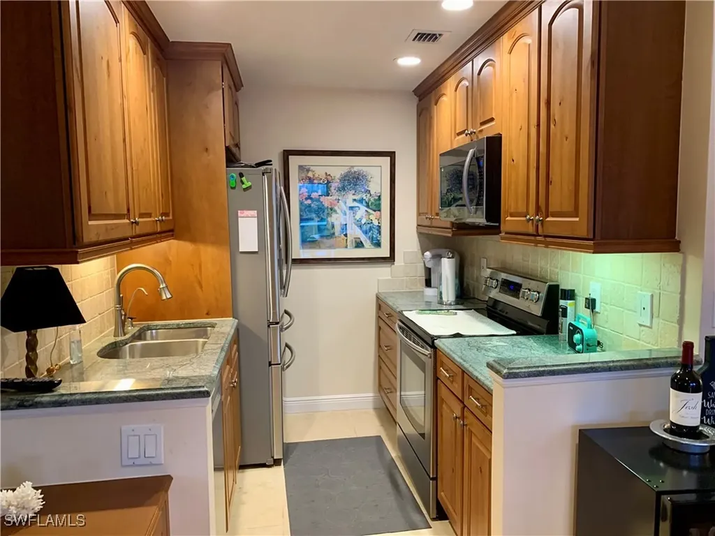 333 Harbour Drive Naples FL 34103