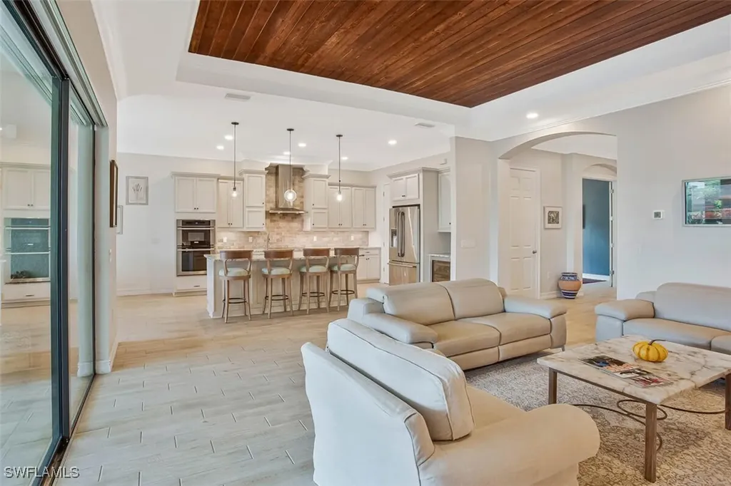 1422 Mockingbird Drive Naples FL 34120