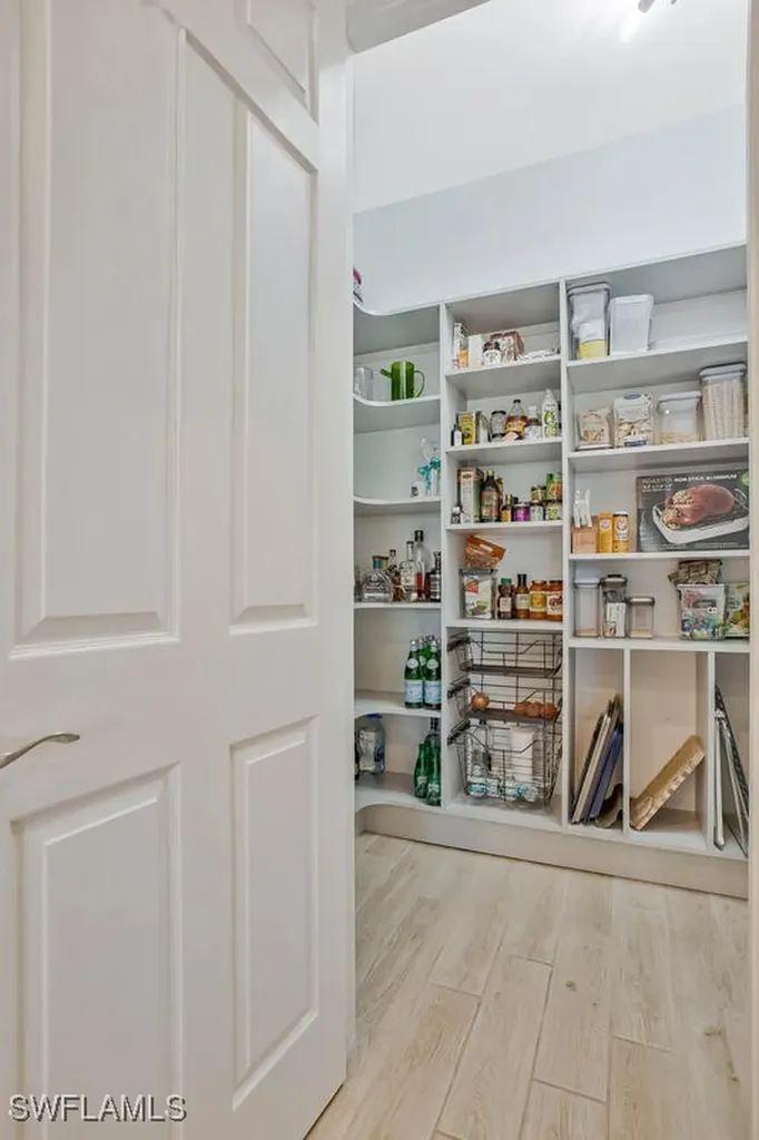1422 Mockingbird Drive Naples FL 34120