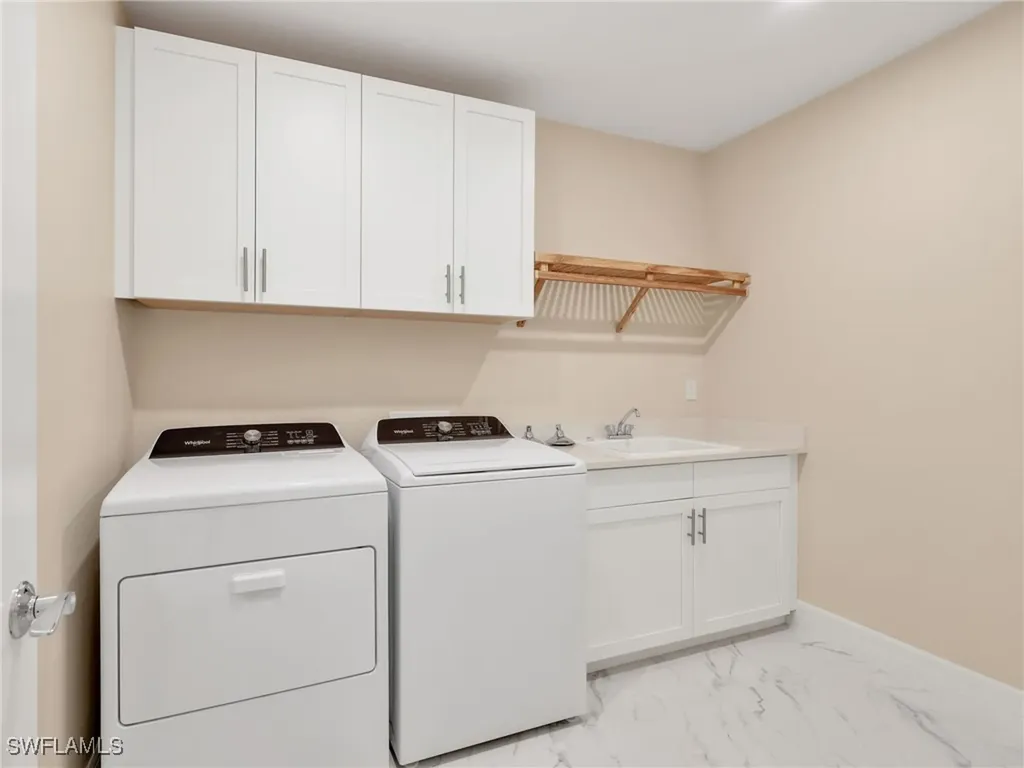 257 Indies Drive E Naples FL 34114