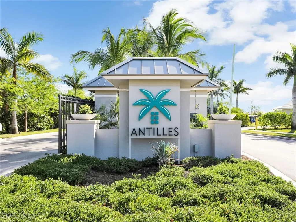 257 Indies Drive E Naples FL 34114