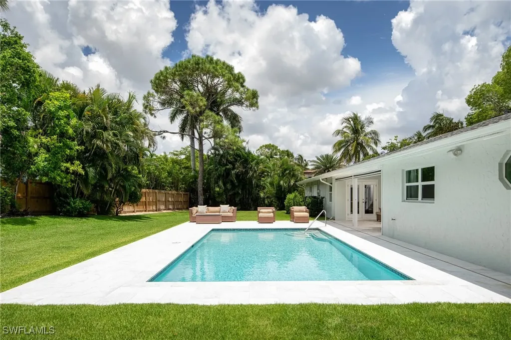 675 Yucca Road Naples FL 34102