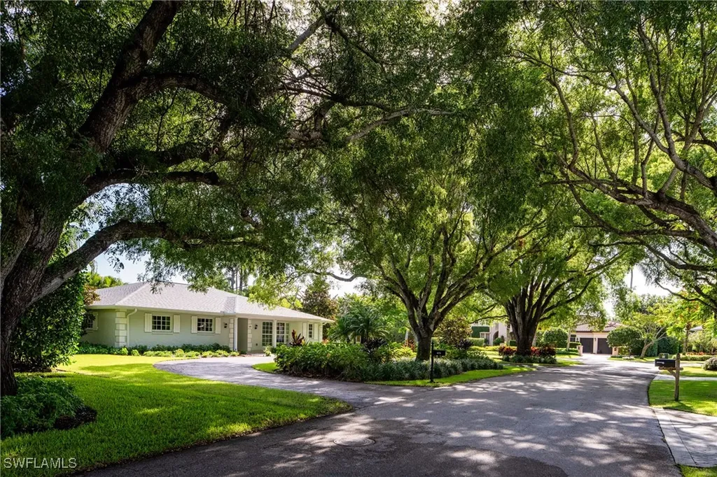 675 Yucca Road Naples FL 34102